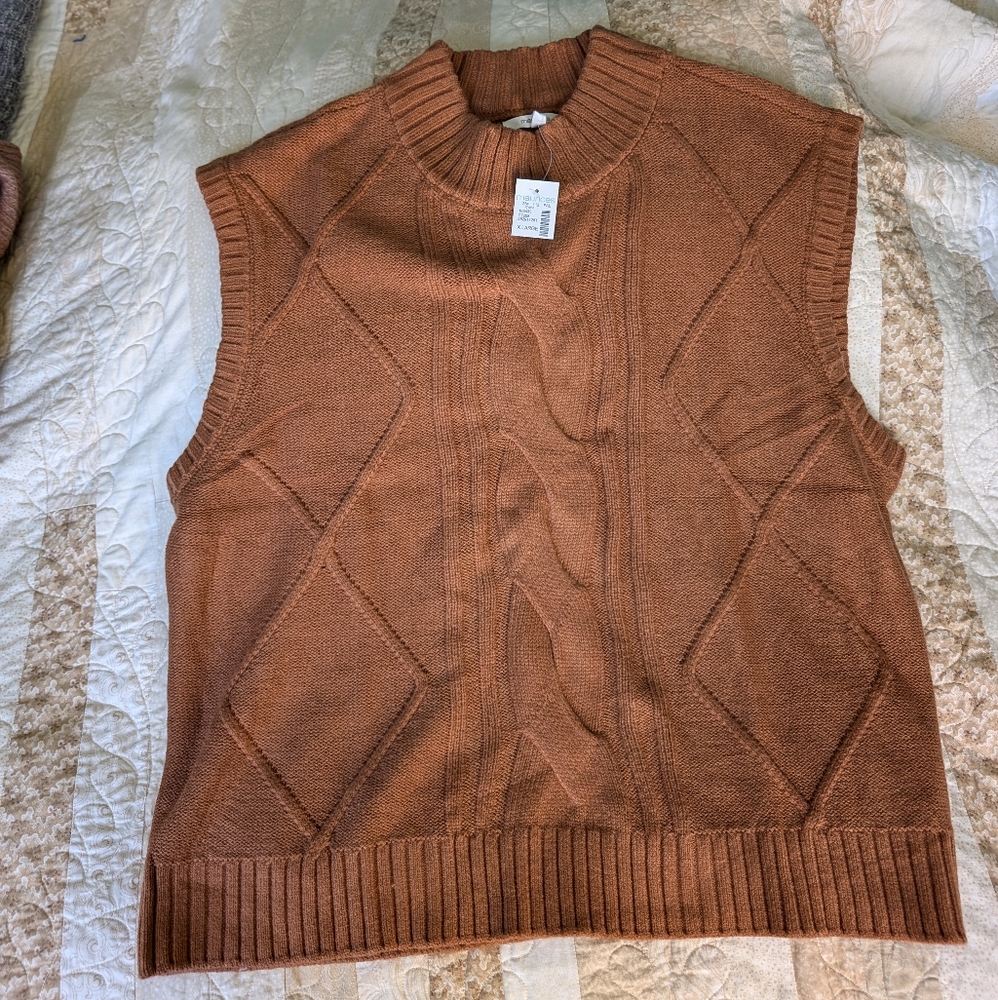 XL Maurices sleeveless tan sweater